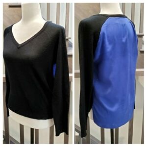 Satin  back panel v-neck sweater (small)